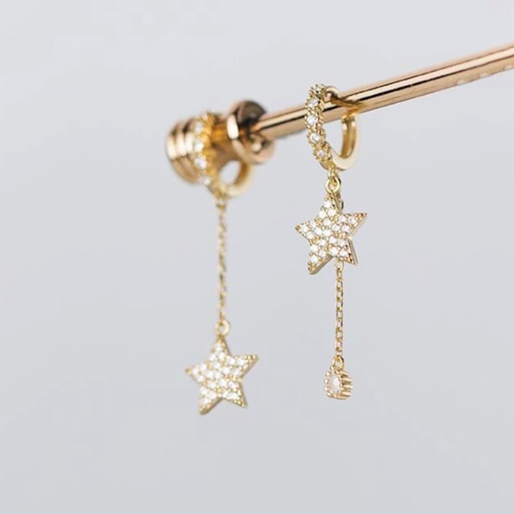 NEW 18K GOLD DIAMOND STAR WATER DROP EARRINGS, NICE EARRINGS, CUTE EARRINGS - Picture 3 of 7